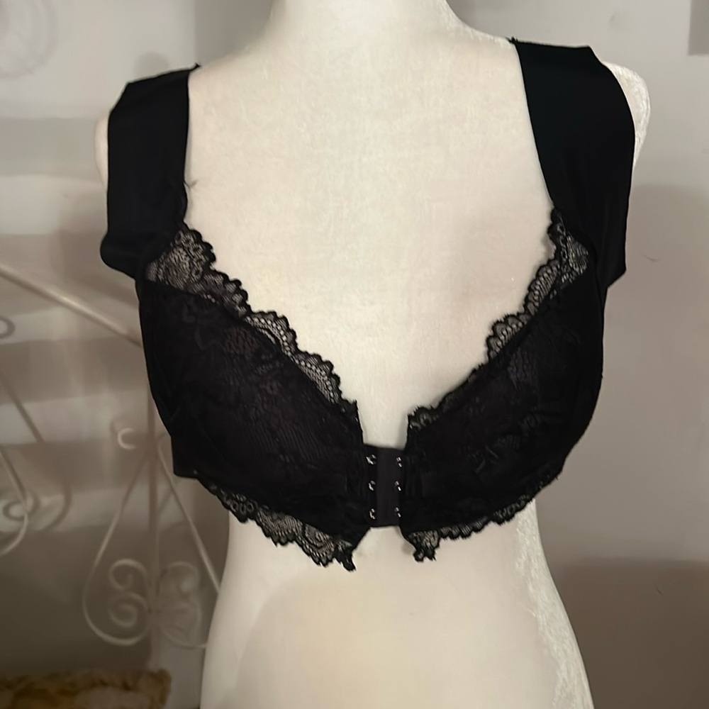 NWOT pretty bra for some with an A/B cup